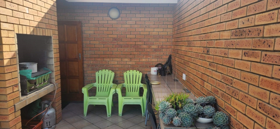 3 Bedroom Property for Sale in Reebok Western Cape